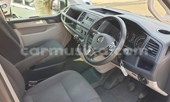 Buy Used Volkswagen Caravelle White Car in Harare in Harare Buy Used Volkswagen Caravelle White Car in Harare in Harare