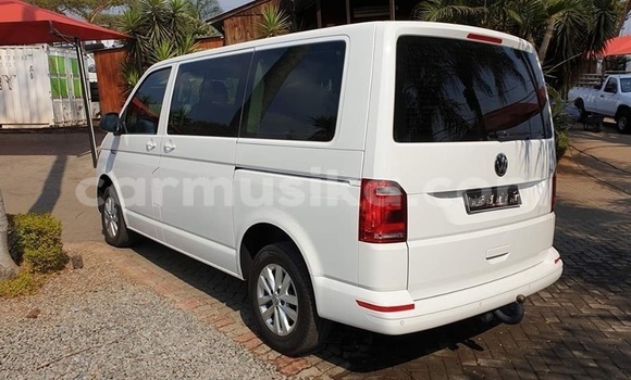 Buy Used Volkswagen Caravelle White Car in Harare in Harare Buy Used Volkswagen Caravelle White Car in Harare in Harare