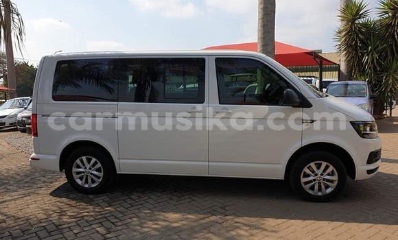 Buy Used Volkswagen Caravelle White Car in Harare in Harare Buy Used Volkswagen Caravelle White Car in Harare in Harare