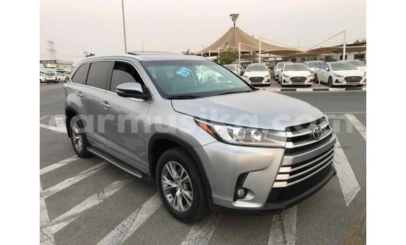 Tenga Imported Toyota Highlander Zvimwe Mota in Import - Dubai in Harare Tenga Imported Toyota Highlander Zvimwe Mota in Import - Dubai in Harare
