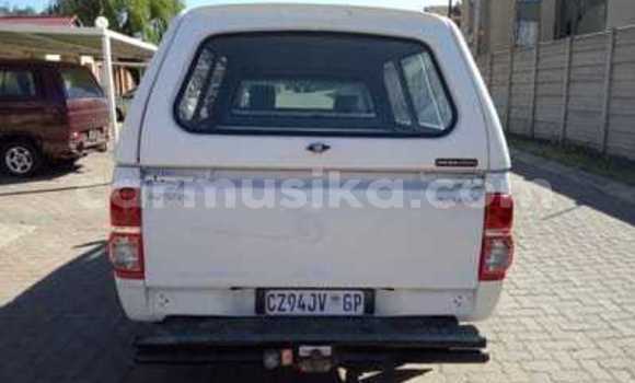 Buy Used Toyota Hilux White Car in Beitbridge in Matabeleland South Buy Used Toyota Hilux White Car in Beitbridge in Matabeleland South