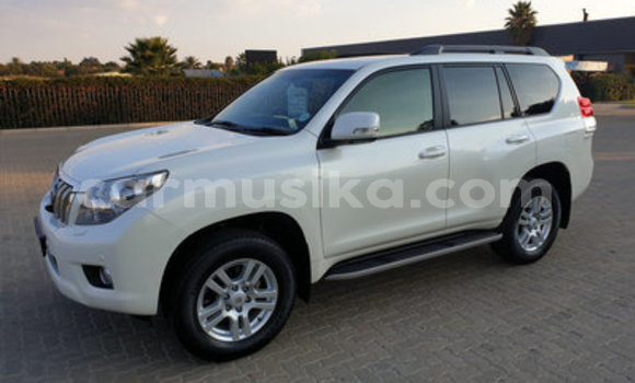 Acheter Occasion Voiture Toyota Land Cruiser Prado Blanc à Beitbridge, Matabeleland South Acheter Occasion Voiture Toyota Land Cruiser Prado Blanc à Beitbridge, Matabeleland South