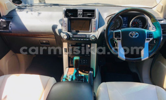 Acheter Occasion Voiture Toyota Land Cruiser Prado Blanc à Beitbridge, Matabeleland South Acheter Occasion Voiture Toyota Land Cruiser Prado Blanc à Beitbridge, Matabeleland South