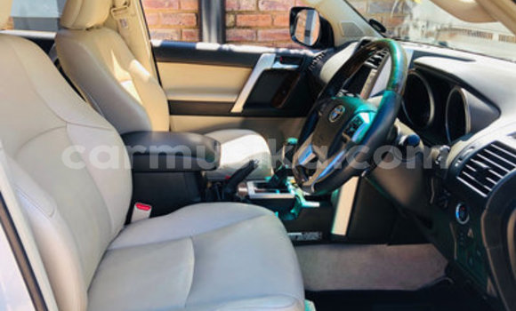 Acheter Occasion Voiture Toyota Land Cruiser Prado Blanc à Beitbridge, Matabeleland South Acheter Occasion Voiture Toyota Land Cruiser Prado Blanc à Beitbridge, Matabeleland South