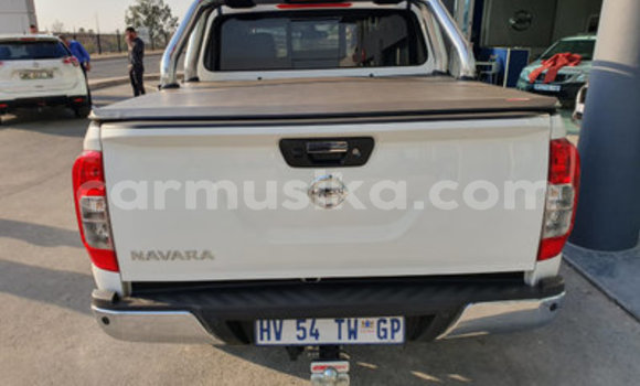 Acheter Occasion Voiture Nissan Navara Blanc à Beitbridge, Matabeleland South Acheter Occasion Voiture Nissan Navara Blanc à Beitbridge, Matabeleland South