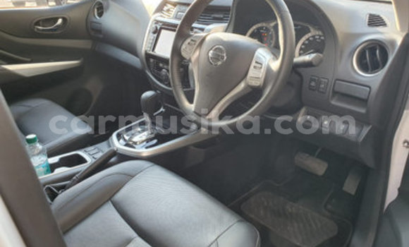 Acheter Occasion Voiture Nissan Navara Blanc à Beitbridge, Matabeleland South Acheter Occasion Voiture Nissan Navara Blanc à Beitbridge, Matabeleland South