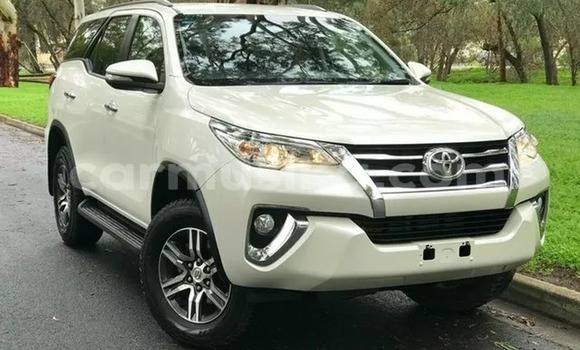 Tenga Tsaru Toyota Fortuner Chena Mota in Mapopoma eVhitori in Matabeleland North Tenga Tsaru Toyota Fortuner Chena Mota in Mapopoma eVhitori in Matabeleland North