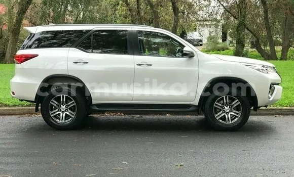 Tenga Tsaru Toyota Fortuner Chena Mota in Mapopoma eVhitori in Matabeleland North Tenga Tsaru Toyota Fortuner Chena Mota in Mapopoma eVhitori in Matabeleland North