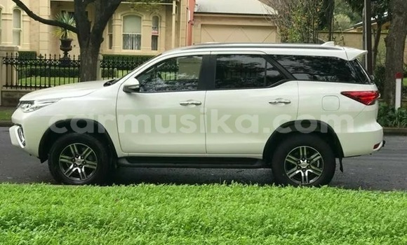 Tenga Tsaru Toyota Fortuner Chena Mota in Mapopoma eVhitori in Matabeleland North Tenga Tsaru Toyota Fortuner Chena Mota in Mapopoma eVhitori in Matabeleland North