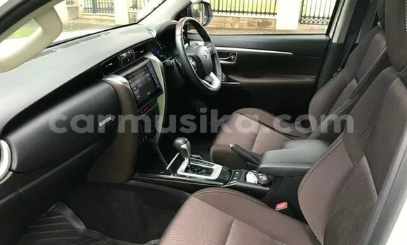 Tenga Tsaru Toyota Fortuner Chena Mota in Mapopoma eVhitori in Matabeleland North Tenga Tsaru Toyota Fortuner Chena Mota in Mapopoma eVhitori in Matabeleland North