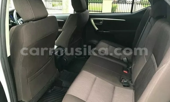 Tenga Tsaru Toyota Fortuner Chena Mota in Mapopoma eVhitori in Matabeleland North Tenga Tsaru Toyota Fortuner Chena Mota in Mapopoma eVhitori in Matabeleland North