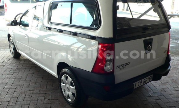 Tenga Tsaru Nissan NP 300 Chena Mota in Beitbridge in Matabeleland South Tenga Tsaru Nissan NP 300 Chena Mota in Beitbridge in Matabeleland South