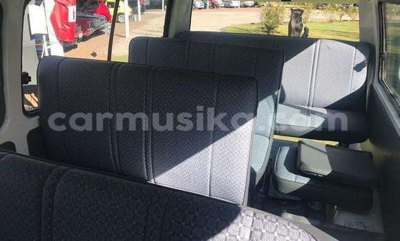 Buy Used Toyota Hiace White Car in Beitbridge in Matabeleland South Buy Used Toyota Hiace White Car in Beitbridge in Matabeleland South