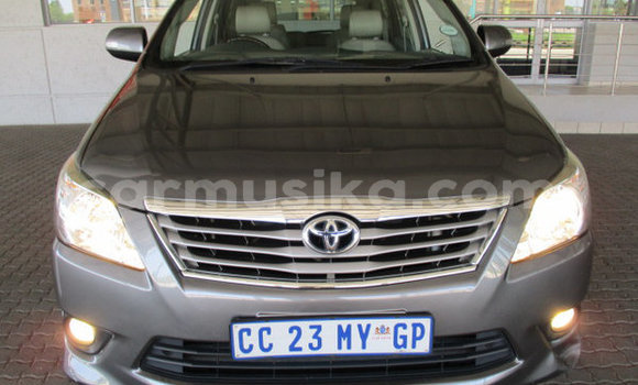 Acheter Occasion Voiture Toyota Corolla Verso Gris à Beitbridge, Matabeleland South Acheter Occasion Voiture Toyota Corolla Verso Gris à Beitbridge, Matabeleland South