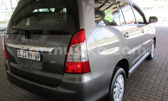 Acheter Occasion Voiture Toyota Corolla Verso Gris à Beitbridge, Matabeleland South Acheter Occasion Voiture Toyota Corolla Verso Gris à Beitbridge, Matabeleland South