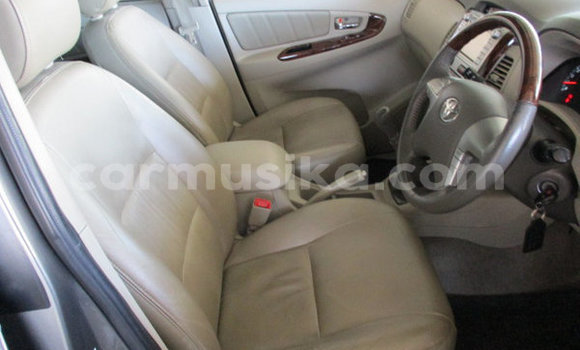 Acheter Occasion Voiture Toyota Corolla Verso Gris à Beitbridge, Matabeleland South Acheter Occasion Voiture Toyota Corolla Verso Gris à Beitbridge, Matabeleland South