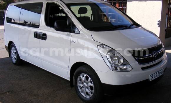 Tenga Tsaru Hyundai H1 Chena Mota in Beitbridge in Matabeleland South Tenga Tsaru Hyundai H1 Chena Mota in Beitbridge in Matabeleland South