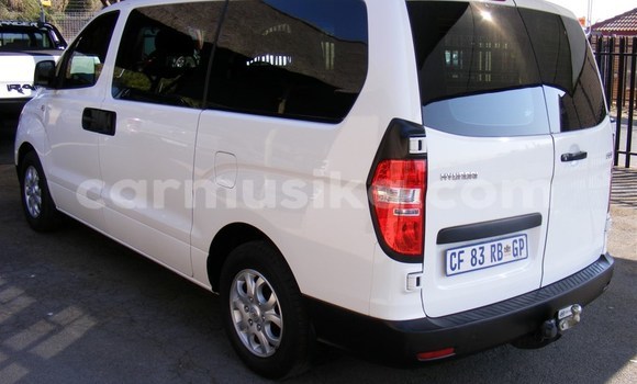 Tenga Tsaru Hyundai H1 Chena Mota in Beitbridge in Matabeleland South Tenga Tsaru Hyundai H1 Chena Mota in Beitbridge in Matabeleland South