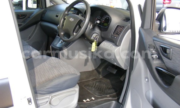 Tenga Tsaru Hyundai H1 Chena Mota in Beitbridge in Matabeleland South Tenga Tsaru Hyundai H1 Chena Mota in Beitbridge in Matabeleland South