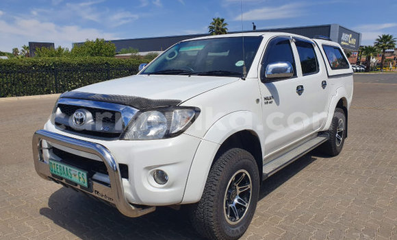 Tenga Tsaru Toyota Hilux Chena Mota in Beitbridge in Matabeleland South Tenga Tsaru Toyota Hilux Chena Mota in Beitbridge in Matabeleland South