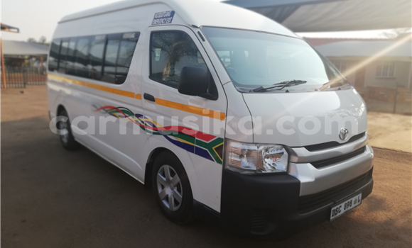 Tenga Tsaru Toyota Pickup Chena Mota in Beitbridge in Matabeleland South Tenga Tsaru Toyota Pickup Chena Mota in Beitbridge in Matabeleland South