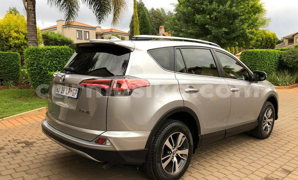 Acheter Occasion Voiture Toyota RAV4 Gris à Beitbridge, Matabeleland South Acheter Occasion Voiture Toyota RAV4 Gris à Beitbridge, Matabeleland South