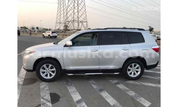 Tenga Imported Toyota Highlander Zvimwe Mota in Import - Dubai in Harare Tenga Imported Toyota Highlander Zvimwe Mota in Import - Dubai in Harare