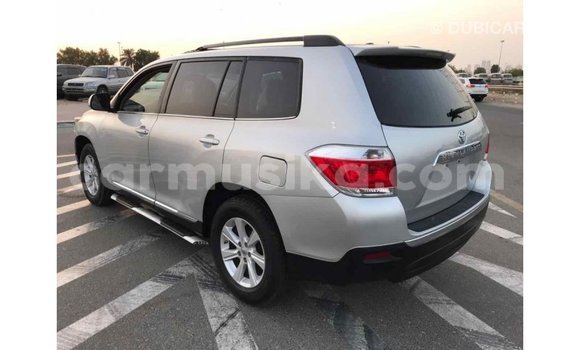 Tenga Imported Toyota Highlander Zvimwe Mota in Import - Dubai in Harare Tenga Imported Toyota Highlander Zvimwe Mota in Import - Dubai in Harare