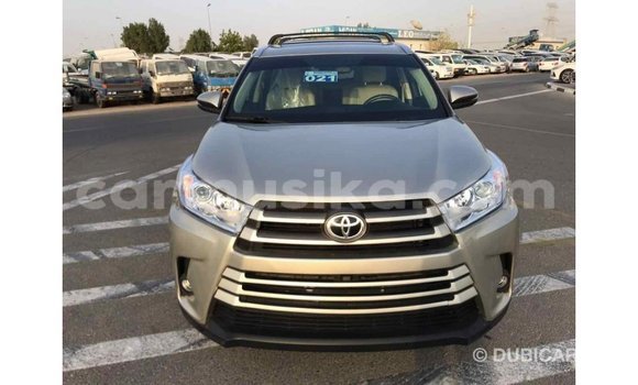 Tenga Imported Toyota Highlander Beige Mota in Import - Dubai in Harare Tenga Imported Toyota Highlander Beige Mota in Import - Dubai in Harare