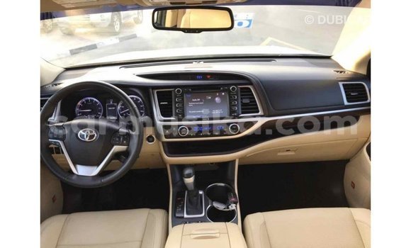 Tenga Imported Toyota Highlander Beige Mota in Import - Dubai in Harare Tenga Imported Toyota Highlander Beige Mota in Import - Dubai in Harare