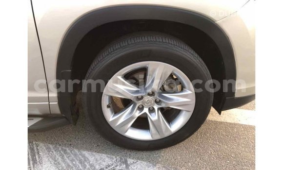 Tenga Imported Toyota Highlander Beige Mota in Import - Dubai in Harare Tenga Imported Toyota Highlander Beige Mota in Import - Dubai in Harare
