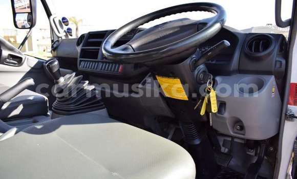 Buy Used Hino 300 White Truck in Harare in Harare Buy Used Hino 300 White Truck in Harare in Harare