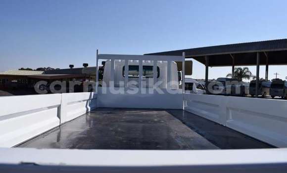 Buy Used Hino 300 White Truck in Harare in Harare Buy Used Hino 300 White Truck in Harare in Harare