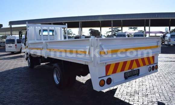 Buy Used Hino 300 White Truck in Harare in Harare Buy Used Hino 300 White Truck in Harare in Harare