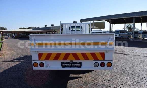 Buy Used Hino 300 White Truck in Harare in Harare Buy Used Hino 300 White Truck in Harare in Harare