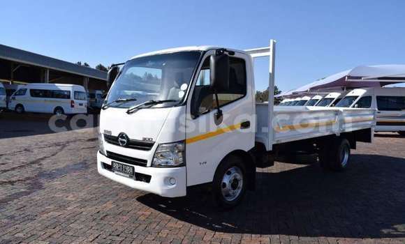 Buy Used Hino 300 White Truck in Harare in Harare Buy Used Hino 300 White Truck in Harare in Harare