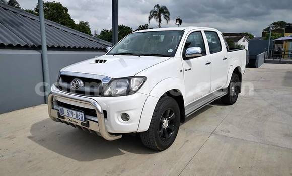 Tenga Tsaru Toyota Hilux Chena Mota in Beitbridge in Matabeleland South Tenga Tsaru Toyota Hilux Chena Mota in Beitbridge in Matabeleland South