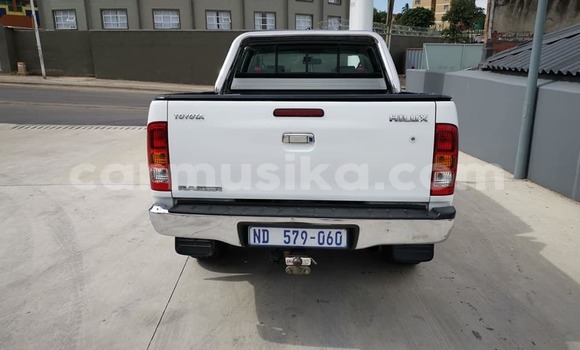 Tenga Tsaru Toyota Hilux Chena Mota in Beitbridge in Matabeleland South Tenga Tsaru Toyota Hilux Chena Mota in Beitbridge in Matabeleland South