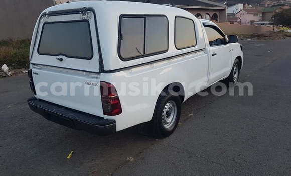 Tenga Tsaru Toyota Hilux Chena Mota in Beitbridge in Matabeleland South Tenga Tsaru Toyota Hilux Chena Mota in Beitbridge in Matabeleland South