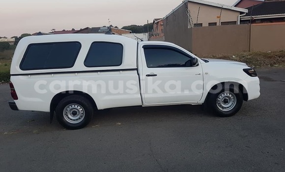 Tenga Tsaru Toyota Hilux Chena Mota in Beitbridge in Matabeleland South Tenga Tsaru Toyota Hilux Chena Mota in Beitbridge in Matabeleland South