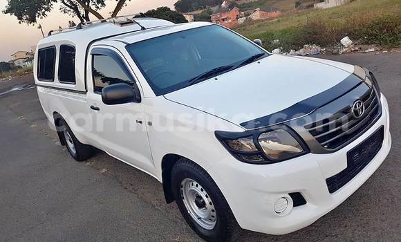 Tenga Tsaru Toyota Hilux Chena Mota in Beitbridge in Matabeleland South Tenga Tsaru Toyota Hilux Chena Mota in Beitbridge in Matabeleland South