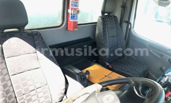 Tenga Tsaru Mercedes‒Benz 1520 Chena Rori in Harare in Harare Tenga Tsaru Mercedes‒Benz 1520 Chena Rori in Harare in Harare