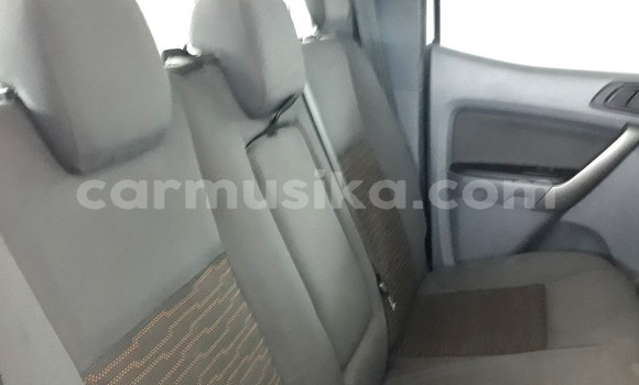 Nunua Ilio tumika Ford Ranger Nyeupe Gari ndani ya Beitbridge nchini Matabeleland Kusini Nunua Ilio tumika Ford Ranger Nyeupe Gari ndani ya Beitbridge nchini Matabeleland Kusini