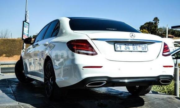 Buy Used Mercedes‒Benz E–Class White Car in Harare in Harare Buy Used Mercedes‒Benz E–Class White Car in Harare in Harare