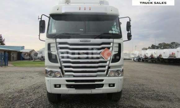 Buy Used Scania Irizar White Truck in Beitbridge in Matabeleland South Buy Used Scania Irizar White Truck in Beitbridge in Matabeleland South