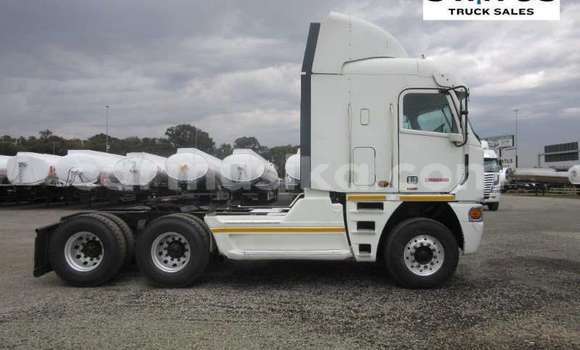 Buy Used Scania Irizar White Truck in Beitbridge in Matabeleland South Buy Used Scania Irizar White Truck in Beitbridge in Matabeleland South