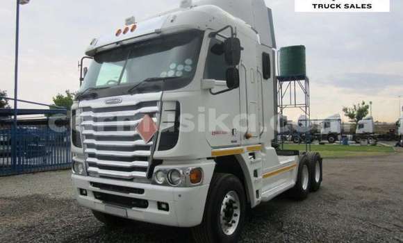 Buy Used Scania Irizar White Truck in Beitbridge in Matabeleland South Buy Used Scania Irizar White Truck in Beitbridge in Matabeleland South