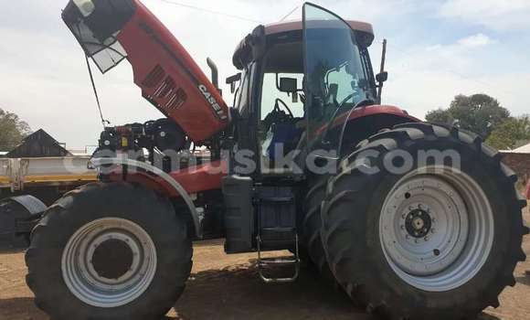 Nunua Ilio tumika Renault Tracer Nyekundu Lori ndani ya Beitbridge nchini Matabeleland Kusini Nunua Ilio tumika Renault Tracer Nyekundu Lori ndani ya Beitbridge nchini Matabeleland Kusini