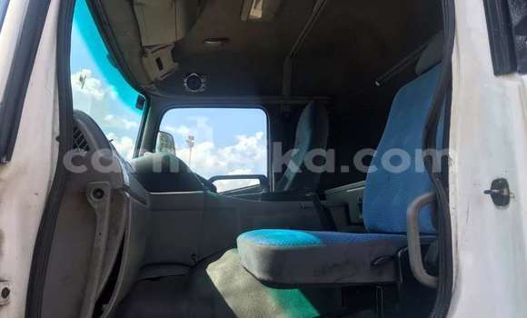 Acheter Occasion Utilitaire Nissan UD Blanc à Beitbridge, Matabeleland South Acheter Occasion Utilitaire Nissan UD Blanc à Beitbridge, Matabeleland South