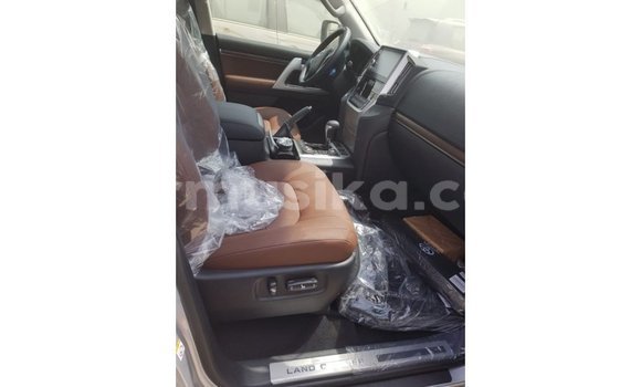 Acheter Import Voiture Toyota Land Cruiser Marron à Import - Dubai, Harare Acheter Import Voiture Toyota Land Cruiser Marron à Import - Dubai, Harare